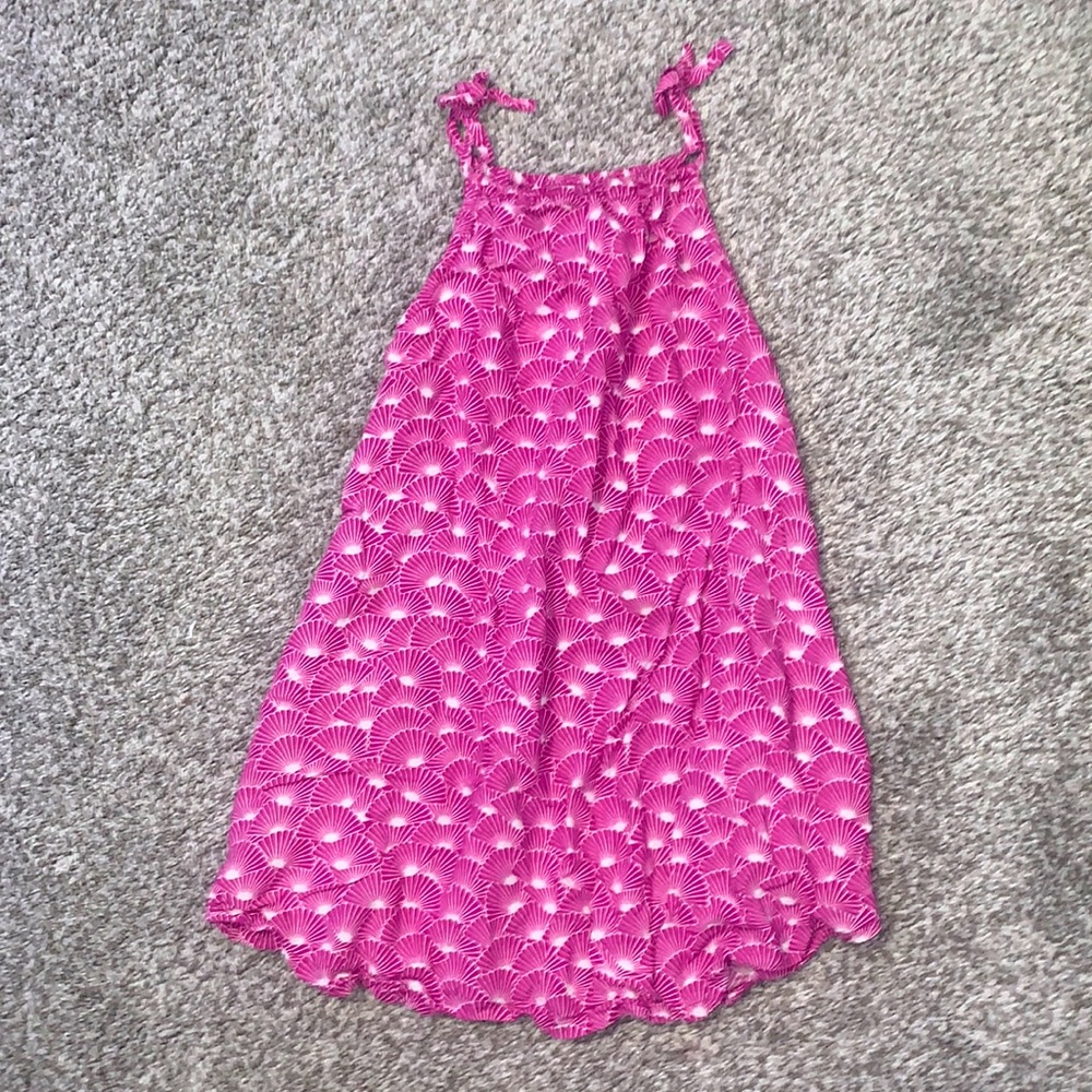 Old navy girls dress,size 5T, pink and white with small shell/flower like design